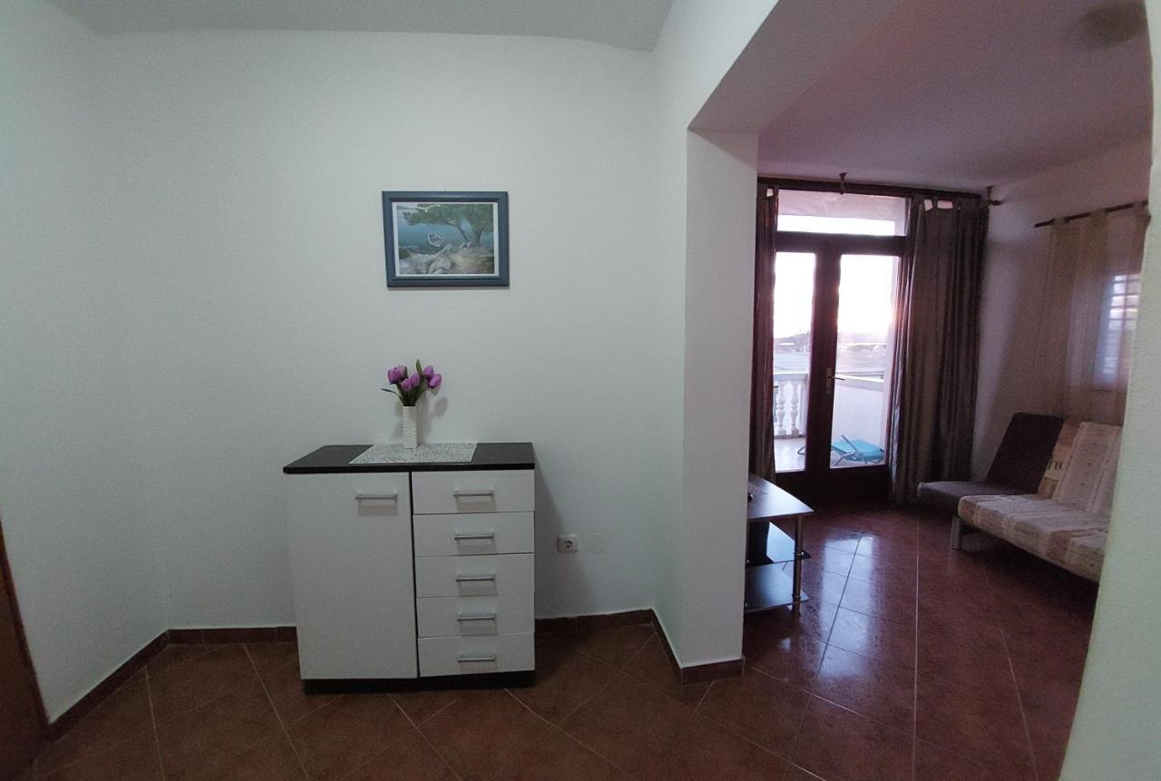 Apartman Vukoja Pakostane Apartamento Exterior foto