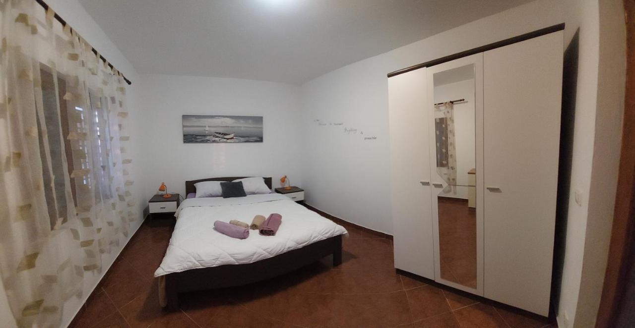 Apartman Vukoja Pakostane Apartamento Exterior foto